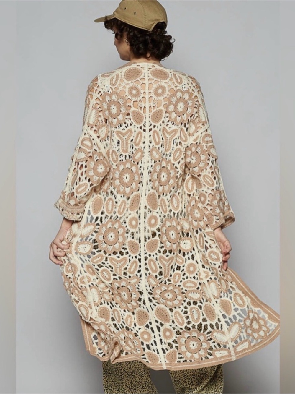 POL Lightweight Crochet Floral in Beige